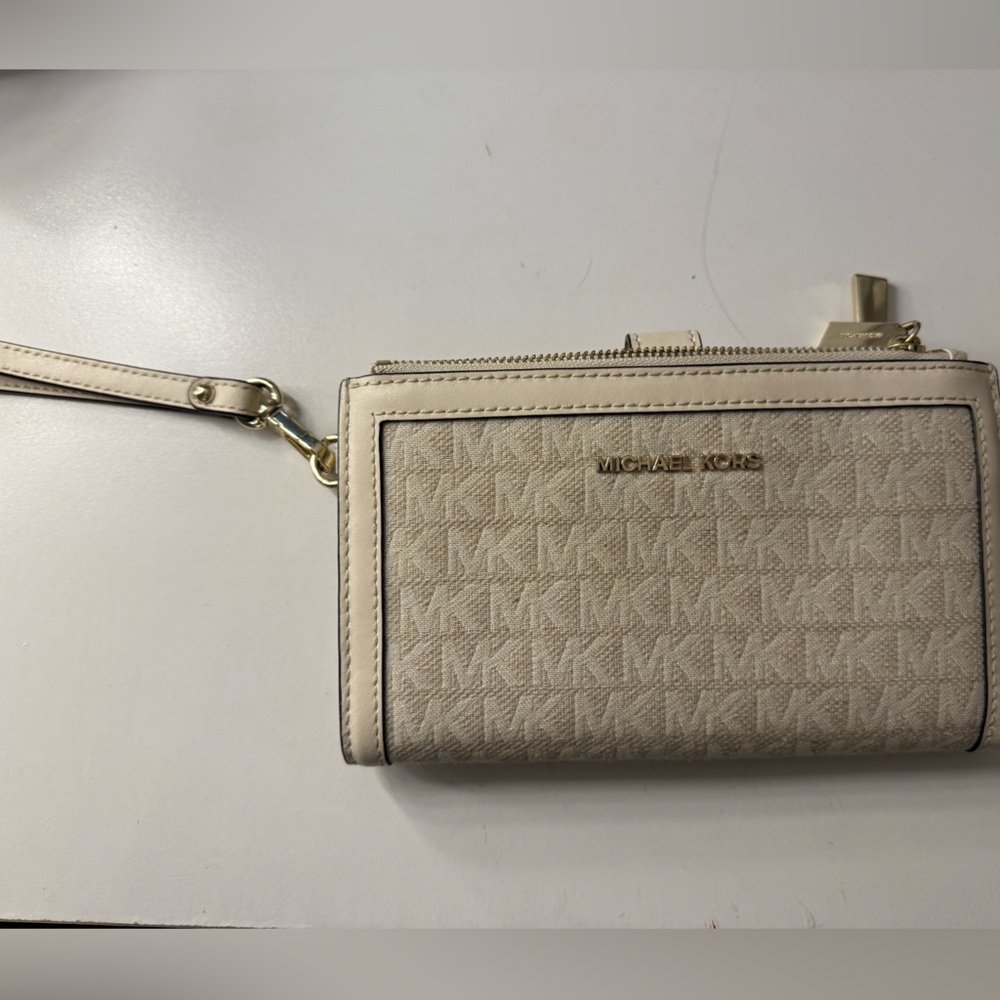 Michael Kors Wristlet